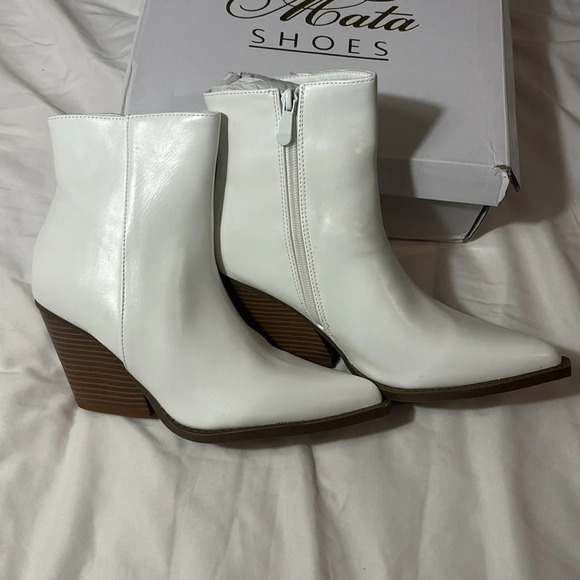 Mata Phantom White Hot Ankle Booties size 8 - Picture 1 of 10